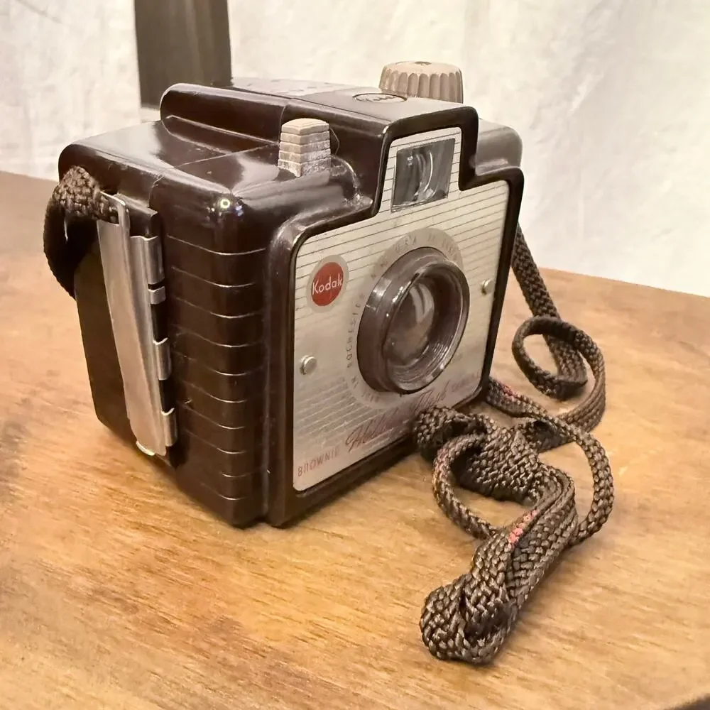 Vtg Kodak Brownie Holiday Flash Camera MCM Bakelite Camera 50s Photography Decor